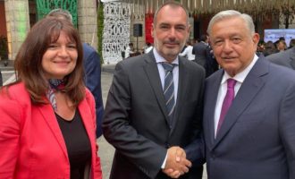 Ο Κατσανιώτης με τον Πρόεδρο του Μεξικού και την ελληνική ομογένεια