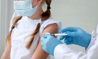 Εμβολίασαν 42 παιδιά κατά λάθος με δόση ενηλίκων