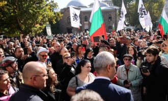 Μόνο 24% οι εμβολιασμένοι στη Βουλγαρία – Διαδήλωση κατά του «Πράσινου Πιστοποιητικού»
