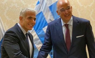 Δένδιας και Λαπίντ συζήτησαν την ενίσχυση της συμμαχίας Ελλάδας-Ισραήλ την επομένη της «ήττας» Τσαβούσογλου