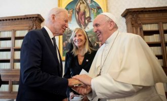 Μπάιντεν σε Πάπα:  Είστε ο μεγαλύτερος υπέρμαχος της ειρήνης που έχω γνωρίσει