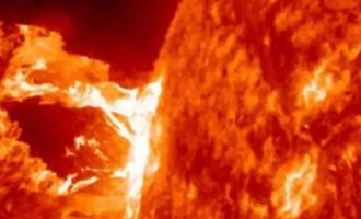 Σωματίδια από ισχυρή ηλιακή έκλαμψη θα πλήξουν τη Γη Παρασκευή ή Σαββατοκύριακο