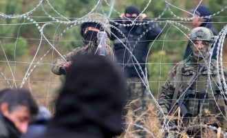 DW: Δράματα προσφύγων στα σύνορα Πολωνίας-Λευκορωσίας