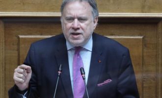 Οργή Κατρούγκαλου: Ο πρόεδρος της Βουλής παίζει «καθυστερήσεις» για τα μεγάλα συμφέροντα της ενέργειας