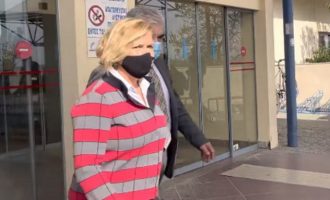 Αντιεμβολιαστές γιούχαραν την Γκάγκα έξω από το Νοσοκομείο Λάρισας (βίντεο)