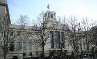 Πτώμα Ρώσου διπλωμάτη έξω από τη Ρωσική Πρεσβεία στο Βερολίνο