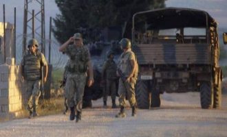 Τούρκοι στρατοχωροφύλακες έδειραν άγρια γυναίκα στα σύνορα με τη Συρία και σκότωσαν δύο νεαρούς