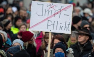 Γερμανία: Διαδηλώσεις κατά του υποχρεωτικού εμβολιασμού