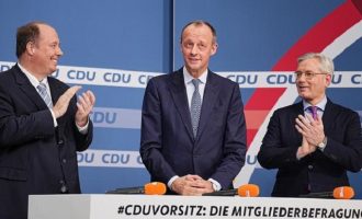 O «αιώνιος» αντίπαλος της Μέρκελ Φρίντριχ Μερτς νέος πρόεδρος του CDU