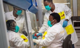 Αναζωπύρωση των μολύνσεων στη Νότια Αφρική εξαιτίας της «Όμικρον»