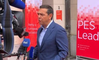 Ο Αλ. Τσίπρας δεν θα παραβρεθεί στη σύνοδο των Ευρωπαίων σοσιαλιστών ηγετών λόγω ανειλημμένων υποχρεώσεων