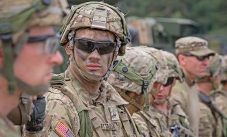 ΗΠΑ: Σε επιφυλακή 8.500 στρατιώτες για την περίπτωση εισβολής της Ρωσίας στην Ουκρανία