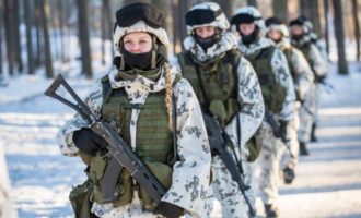 Το ΝΑΤΟ θα «υποδεχτεί θερμά» τη Φινλανδία