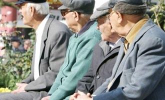 ARD: Το 2030 οι Έλληνες ο γηραιότερος λαός της ΕΕ – Στο κενό οι εξαγγελίες της κυβέρνησης