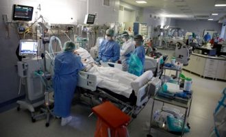 Ιταλία: Πέθανε 28χρονη ανεμβολίαστη έγκυος – Μια ανάσα από 180.000 κρούσματα