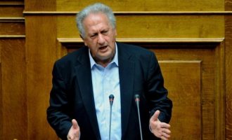 Σκανδαλίδης: «Κομματάρχης που ασεβεί απέναντι στους θεσμούς ο Μητσοτάκης»