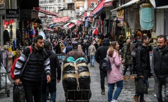 Συνθήκες εξαθλίωσης στην Τουρκία: «Τρώμε κρέας μόνο τις γιορτές»