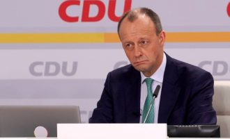 Ο Φρίντριχ Μερτς εξελέγη αρχηγός του CDU στη θέση του Λάσετ που έχασε στις εκλογές από τον Σολτς