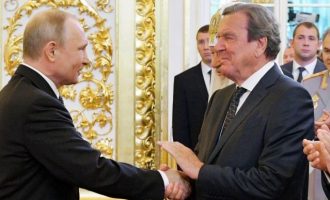 Ζητάνε την επιβολή κυρώσεων στον συνεργάτη του Πούτιν πρώην καγκελάριο Γκέρχαρντ Σρέντερ
