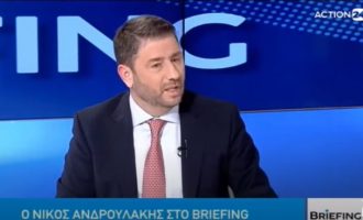 Ανδρουλάκης: Η κυβέρνηση «έχει επιδοτήσει κυρίως τους παρόχους ενέργειας, όχι τα νοικοκυριά»