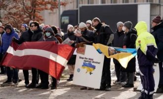 Η Λετονία επιτρέπει σε πολίτες της να πολεμήσουν στην Ουκρανία εάν το θέλουν