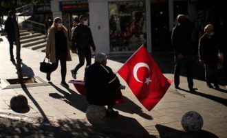 Κορωνοϊός: Nέο ρεκόρ κρουσμάτων σε μια ημέρα στην Τουρκία