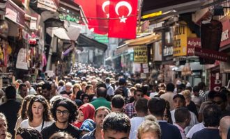 Οι νεαροί Τούρκοι μεταναστεύουν μαζικά στην Γερμανία