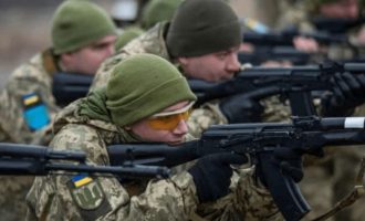 Η ΕΕ εκπαιδεύει 15.000 Ουκρανούς στρατιώτες και δίνει νέο πακέτο εξοπλισμών 500 εκατ. ευρώ