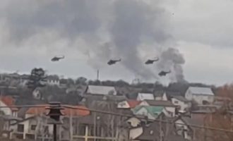 Εισβολή Ουκρανία: Ρωσικά ελικόπτερα Mi-8 σφυροκοπούν το Κίεβο