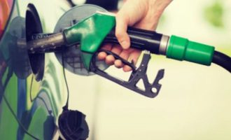 Επίκαιρη ερώτηση Χαρίτση στον Άδωνι για το ιστορικό υψηλό της βενζίνης