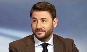 Νίκος Ανδρουλάκης: «Η κυβέρνηση έχει ξεμείνει από καύσιμο»