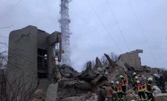 Ουκρανία: Αεροπορική επιδρομή σε ραδιοτηλεοπτικό πύργο στην Ρίβνε – Τουλάχιστον 9 νεκροί