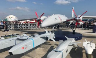 Η Ουκρανία κατασκευάζει κινητήρες για τα αεροπλανάκια της Τουρκίας – Τώρα… ξέμειναν