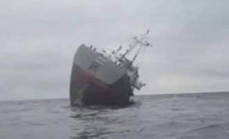 Φορτηγό πλοίο βυθίστηκε ανοιχτά της Οδησσού ύστερα από έκρηξη