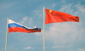 Η Κίνα «μπαίνει» στη Ρωσία για να καλύψει το κενό που άφησαν οι δυτικές επιχειρήσεις