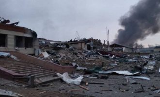 Δεκάδες νεκροί και τραυματίες από ρωσικό βομβαρδισμό σε ουκρανική βάση