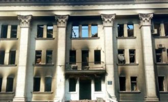 Τουλάχιστον 300 νεκροί στα ερείπια του βομβαρδισμένου θεάτρου στη Μαριούπολη