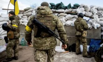 Το Κίεβο οχυρώνεται και περιμένει – Μαίνονται οι μάχες και οι βομβαρδισμοί στα προάστια