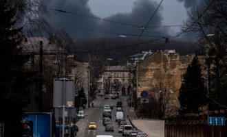 Ουκρανία: Οι Ρώσοι βομβαρδίζουν το Λβιβ – Στα καταφύγια οι κάτοικοι