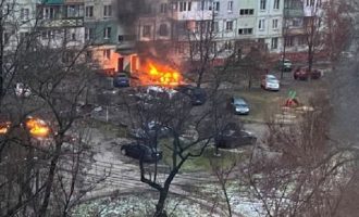 Ζελένσκι: «Δεκάδες χιλιάδες νεκροί» στη Μαριούπολη