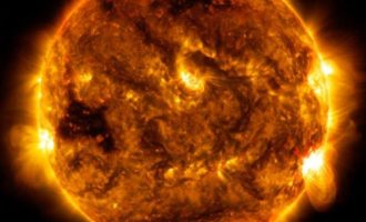 Ηλιακή κηλίδα θα «χτυπήσει» τη Γη και ίσως προκαλέσει ασθενείς διακυμάνσεις στο ηλεκτρικό δίκτυο