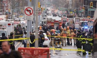 Νέα Υόρκη: Τουλάχιστον 16 τραυματίες από πυροβολισμούς στο σταθμό Μετρό του Μπρούκλιν
