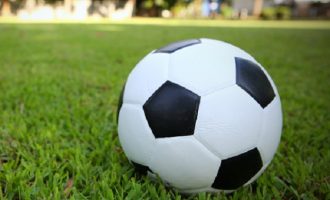 Τραγωδία στη Λαμία: 29χρονος ποδοσφαιριστής έπαθε ανακοπή στο γήπεδο και πέθανε