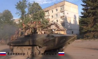 Τέταρτος μήνας πολέμου στην Ουκρανία – Οι Ρώσοι θέλουν ολόκληρη την περιφέρεια Λουγκάνσκ