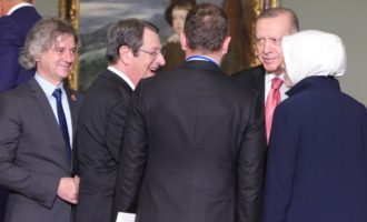 Η αντιπολίτευση στην Τουρκία κατηγορεί τον Ερντογάν επειδή μίλησε με τον Αναστασιάδη