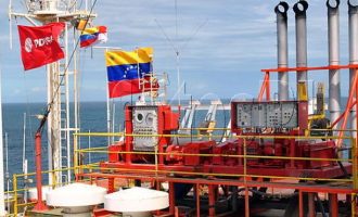 Στη Βενεζουέλα τάνκερ της ιταλικής Eni για να φορτώσει 650.000 βαρέλια πετρέλαιο