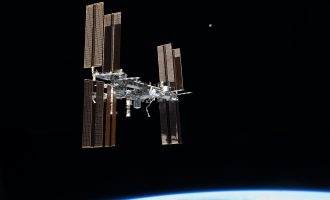 Η Ρωσία αναφέρει πρόβλημα πίεσης σε διαστημόπλοιο προσδεμένο στον Διεθνή Διαστημικό Σταθμό