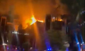 Στις φλόγες τυλίχτηκε η «RealNews» – Χατζηνικολάου: «Μας καίνε! Τρεις εκρήξεις και τώρα καιγόμαστε…»