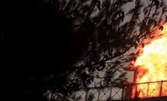 Πυρκαγιά στην Πεντέλη: Καίγονται σπίτια σε Δασαμάρι, Διώνη, Ντράφι, Παλλήνη και Ανθούσα
