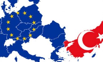 Δημοσκόπηση: Οι Ευρωπαίοι πολίτες θεωρούν την Τουρκία «εχθρό» και «ανεπιθύμητη»